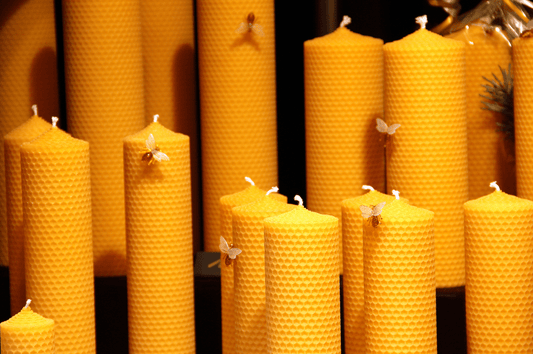 How to make a beeswax candle